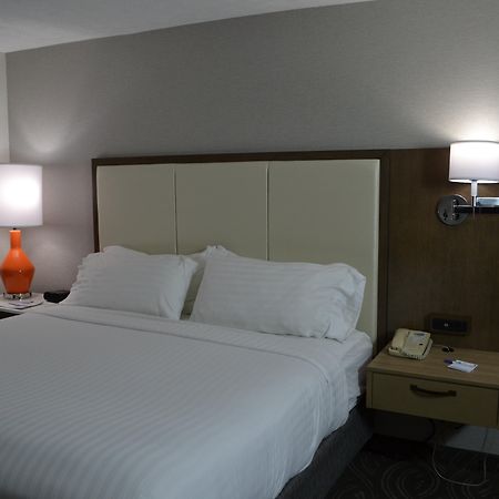 Holiday Inn Express Hotel & Suites Kent State University Dış mekan fotoğraf